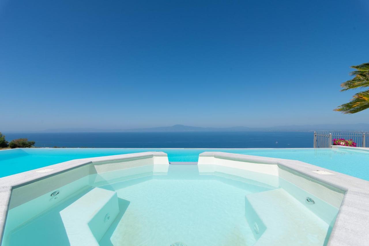 Villa Rebecca Kalamata Exterior foto